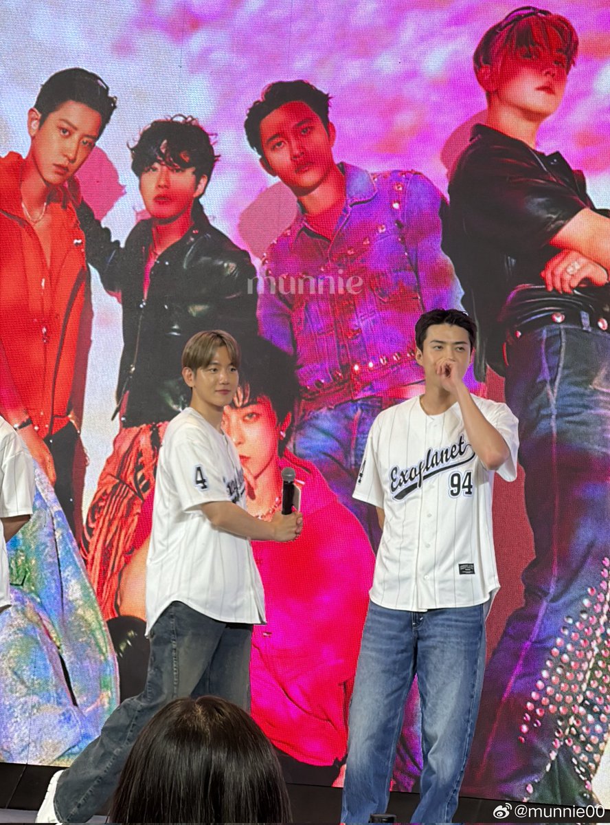 xunqi_indonesia's tweet photo. 230814 | YIZHIYU OFFLINE FANSIGN IN QINGDAO✨

Ganteng bangettt 🧡🧡🧡

cr https://t.co/uHjAhxD3yl
#SEHUN #세훈 #엑소세훈 https://t.co/d2gA87x4Ny