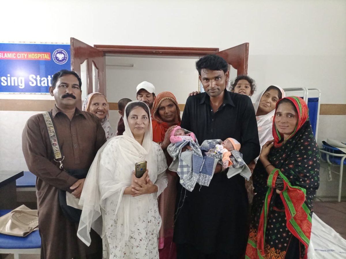 TabithaImran2's tweet photo. @USAIDSavesLives greatings 
Brother got twins, already have 5 kids,no job and wife is dangerous condition,we all have helped them as we able
Humbly request to help this family.even for wife,s treatment he brought his bottle of blood. https://t.co/AaGPy89HuK