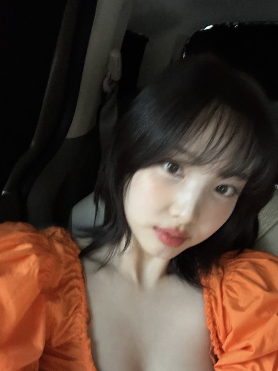 nyrated's tweet photo. nayeon 💭 https://t.co/AqnGLknqLS