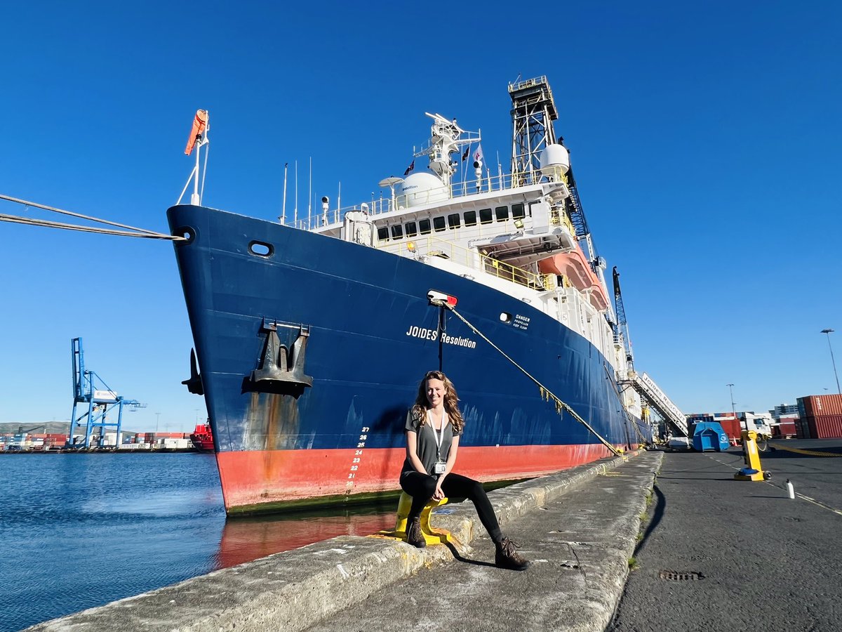 I couldn’t be more excited to see this ship, that I’ve read and heard about for such a long time, in real life! It is an honor to be sailing @TheJR on #iodp #exp400 Very thankful for this experience and I can’t wait to start our journey to the Baffin Bay @anzic_iodp @NIOZnieuws
