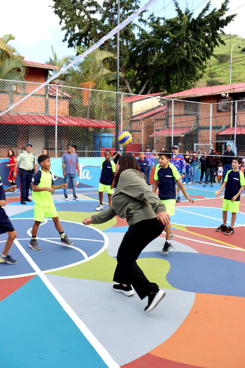 ✪✪Freddy☭ tweet media