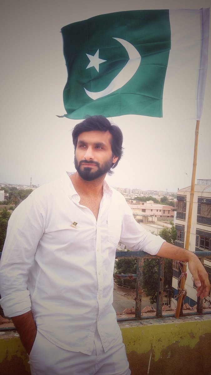 hkb_butt's tweet photo. May all of us understand the true meaning of #peace and #Freedom. Have a nice #IndependenceDay 
#PakistanZindabad 🇵🇰
#BLEEDGREEN 💚
#14August2023 ⭐🌙
#HappyIndependenceDay I 🎉
#HappyIndependenceDayPakistan 🤍 https://t.co/njpVREVtQ4