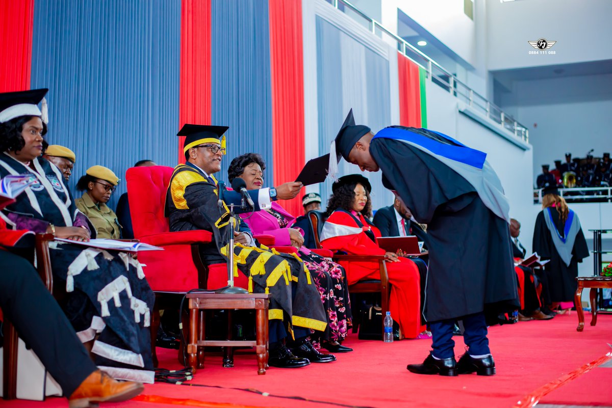 mustmalawi's tweet photo. MUST graduates 410 during 4th Congregation
https://t.co/scR86rkRNL https://t.co/QLhmYfYCPb