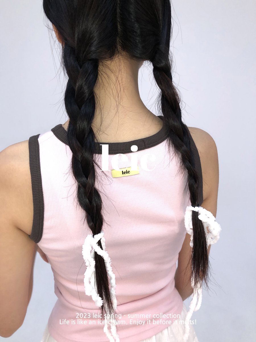 whatgigiloves's tweet photo. #RT 한 분께 슬리브리스 pink brown 을 보내드립니다!

pre-order event 🗯️
(08.14 - 08.27) 20% off

베이직하면서도 발랄한 무드의
레이크 로고 포인트 슬리브리스가 왔어요!
데일리한 네크라인과 적당한 깊이의 암홀로
부담없는 단품 착용.. 거뜬하게 만들었어요😶‍🌫️

https://t.co/3H1xq0fhJz https://t.co/wwqFgmJH3N