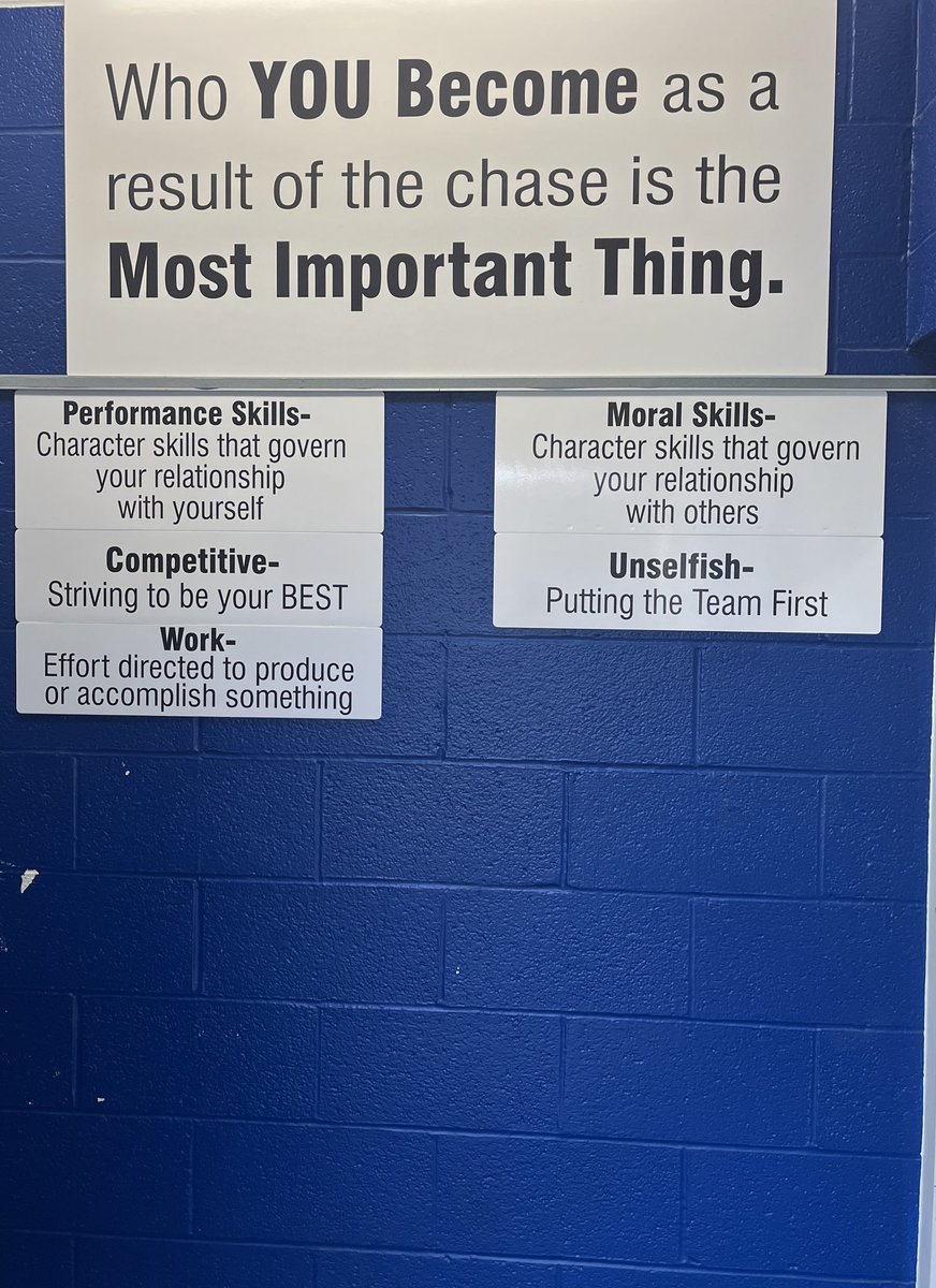 OntarioFB's tweet photo. Who YOU become as a result of the chase is the most important thing.

Unselfish - Putting the TEAM first! https://t.co/s5iKAV6oeg