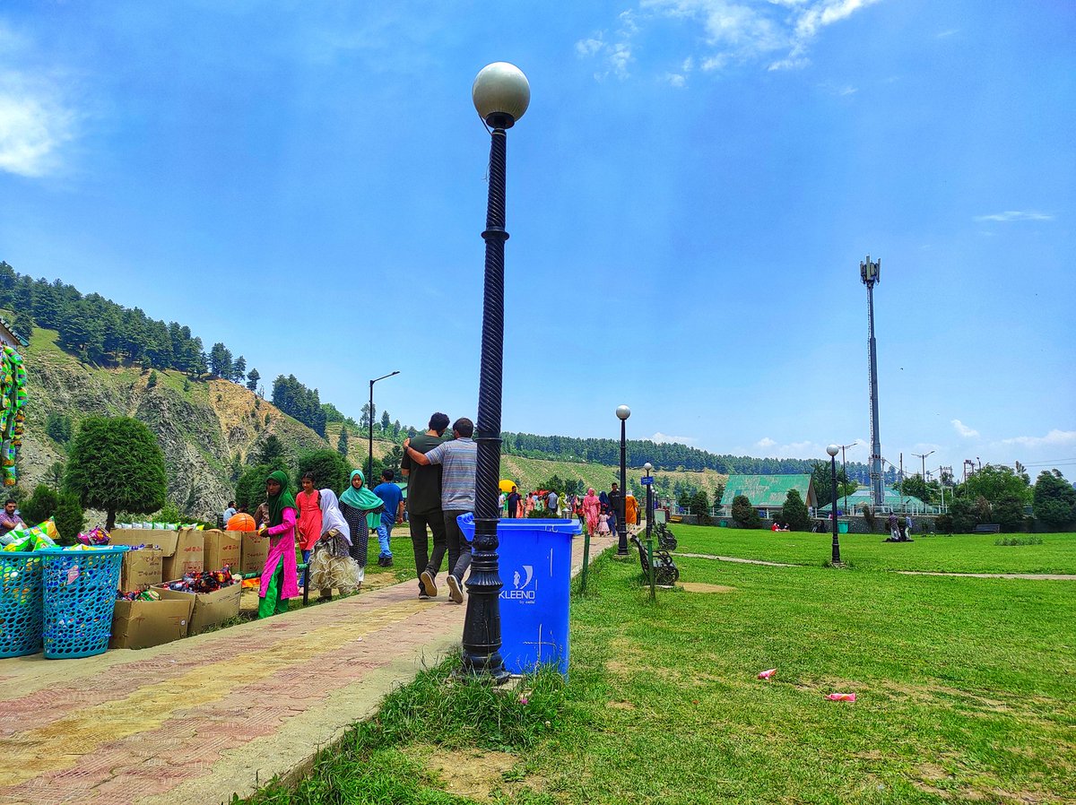 Boykashmiri09's tweet photo. Aharbal Waterfall
.
.
Photo by 📸 Mussa Danish
.
.
#Kashmirgallery #clicksfromkashmir #openimages #aharbal #boykashmiri09 #snapseed https://t.co/GuWsz2y1eq