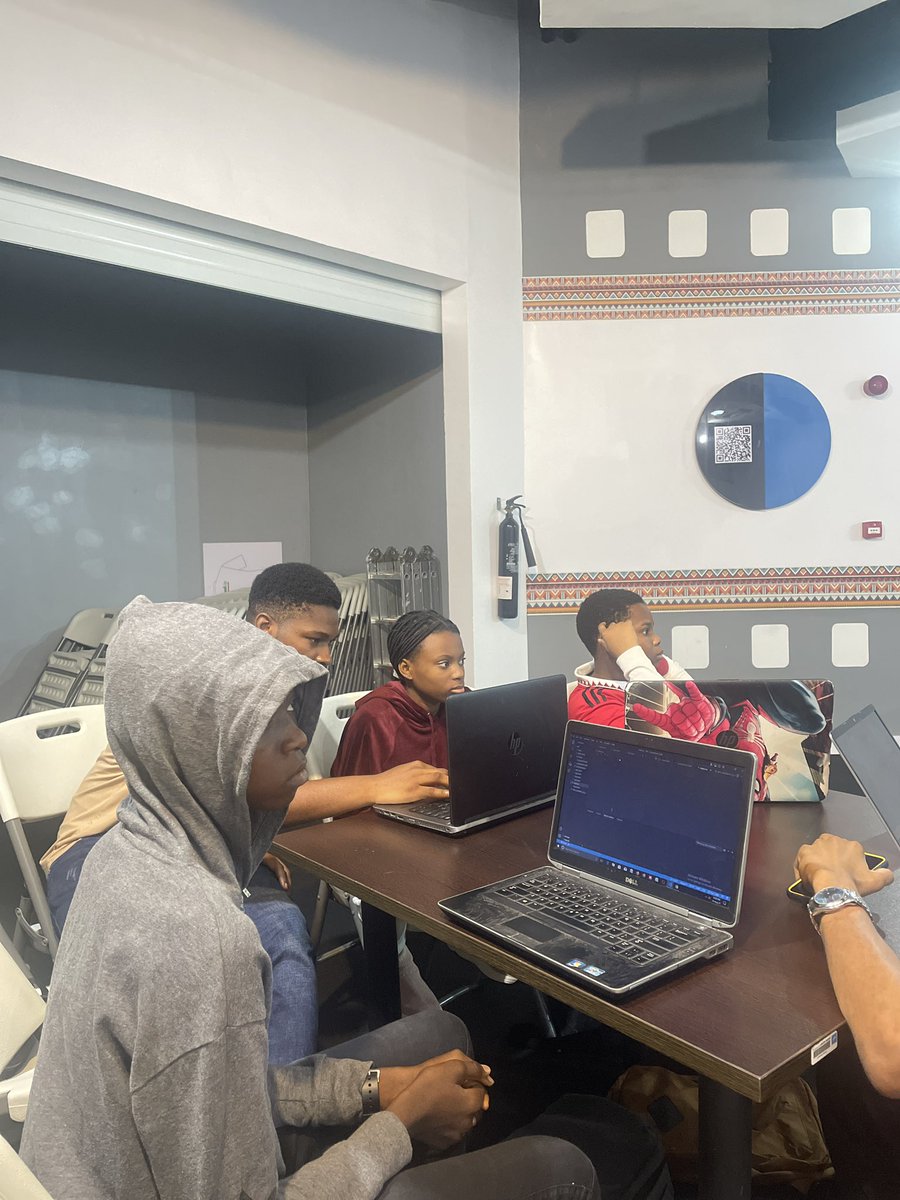 kidsthatcodeNG's tweet image. This is Day 4! 🚀
The kids are coding and having fun. 
#kidsthatcode