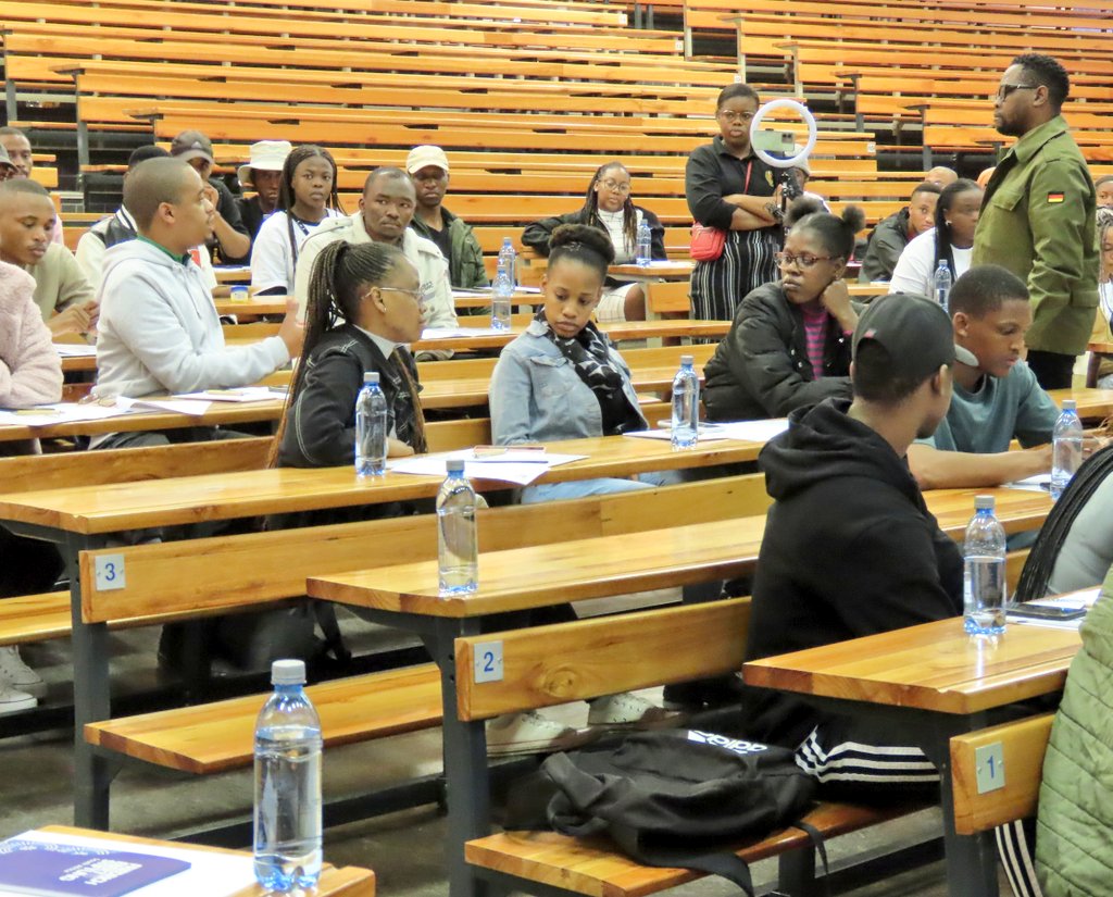 FES_SouthAfrica's tweet image. Democracy is not just about voting. It is also about citizen engagement and participation between election cycles.

 Democracy is everyday practice!
@UP_SRC @YouthLabZA
@rivonia_circle

#DemocracySchool  #Youthagency #Internationalyouthday