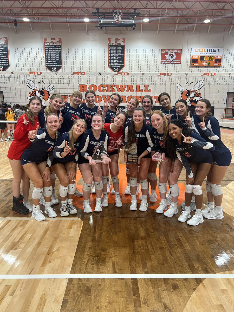 aromo22's tweet photo. I am so happy and honored to announce that I was awarded the MVP title at the Battle of the Rock this weekend!! Our team fought long and hard for this trophy defeating Prestonwood in the championship!!!🏆💪🏼 

@VBallrecruiter @CoachSamWol23 @Jennabanz @vballphil @arete_athletics https://t.co/HOsYWWqHAD