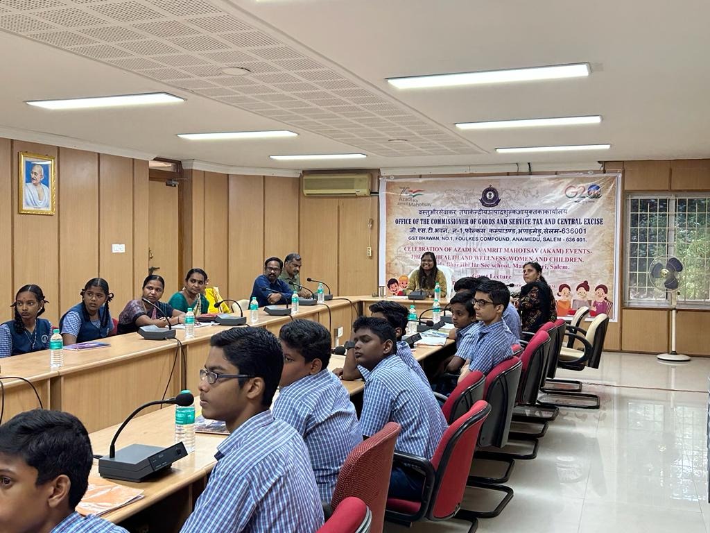 GstSalem's tweet photo. Today SalemGST Commte conducted AKAM event on the theme  ‘Health &amp; Wellness, Women &amp; Children' was  presided over by Shri. K. Ramakrishnan, Commr and  Smt. I.P. Deepti, JC with Students of Bala Bharathi Hr Sec School, Salem &amp; guest-lecture by Dr. Pramya , MD-Women care splst. https://t.co/FxHoj8DWuS