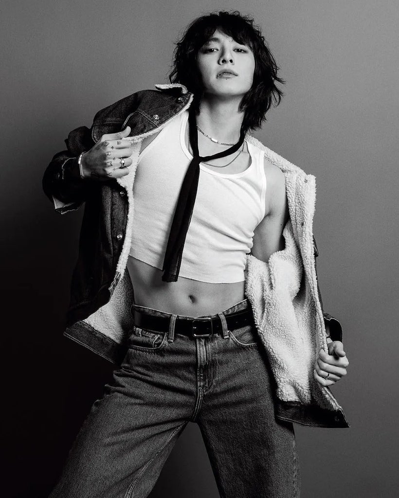 btschartsxdaily's tweet photo. #JungkookxCalvinKlein — Fall 2023 Campaign (1) https://t.co/Zp6A6ppDqc