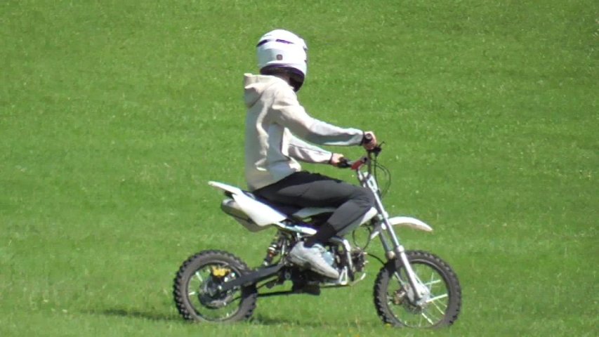 BarnfieldBikes's tweet photo. Two youths currently committing antisocial behaviour on Barnfield Recreation Ground in Chatham. @KentPoliceMed informed. @cjhunter79 @cllrtrisosborne @medway_council @EstherMCook @tracey_crouch #MedwayTaskForce #Police #antisocial https://t.co/luemYevtAc