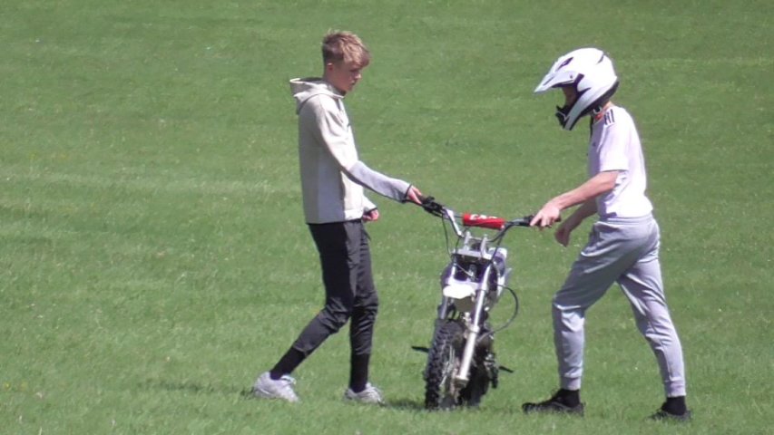 BarnfieldBikes's tweet photo. Two youths currently committing antisocial behaviour on Barnfield Recreation Ground in Chatham. @KentPoliceMed informed. @cjhunter79 @cllrtrisosborne @medway_council @EstherMCook @tracey_crouch #MedwayTaskForce #Police #antisocial https://t.co/luemYevtAc