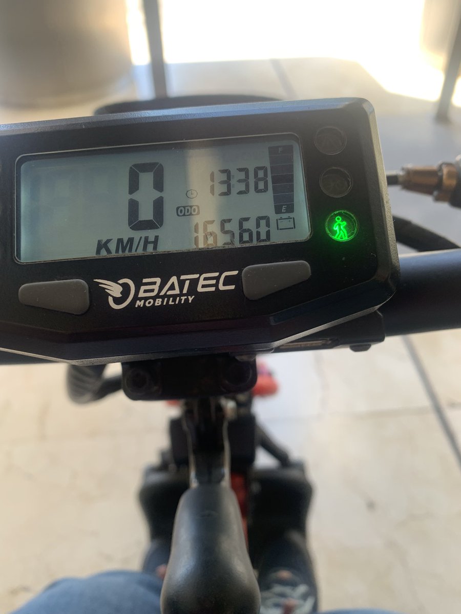silleraviajera's tweet photo. Cuando te vuelves dependiente y utilizas según que cosas para todo, eso me pasa con la bici a estado unos días rota y que locura de días.Pero gracias a @batecmobility @ortopedia_gracare en repararla rápido y que ya pueda volver a ser yo #batecmobility #gracare #Viajesaccesibles https://t.co/Tf3zUliugm