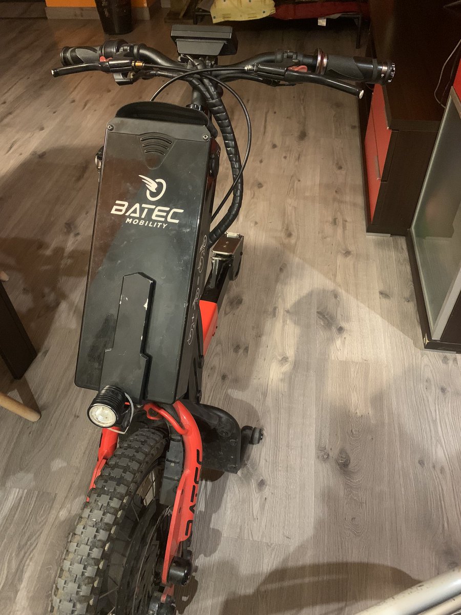 silleraviajera's tweet photo. Cuando te vuelves dependiente y utilizas según que cosas para todo, eso me pasa con la bici a estado unos días rota y que locura de días.Pero gracias a @batecmobility @ortopedia_gracare en repararla rápido y que ya pueda volver a ser yo #batecmobility #gracare #Viajesaccesibles https://t.co/Tf3zUliugm