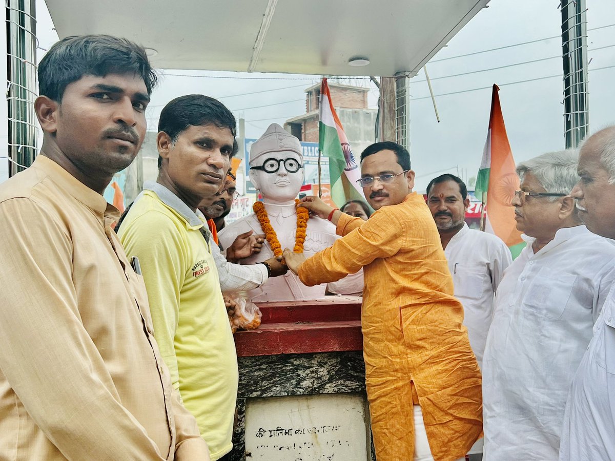 mlasurendra's tweet photo. आज नगर पंचायत रामपुर कारख़ाना में #विभाजन_की_विभीषिका में अपने प्राण गंवाने वाले वीरों को श्रद्धांजलि देने के लिये मौन व्रत यात्रा में शामिल होकर श्रद्धांजलि दिया ।।

#विभाजन_विभीषिका 
#Vibhajan_Vibhishika
 #14th_August https://t.co/LHwmqrBzXL