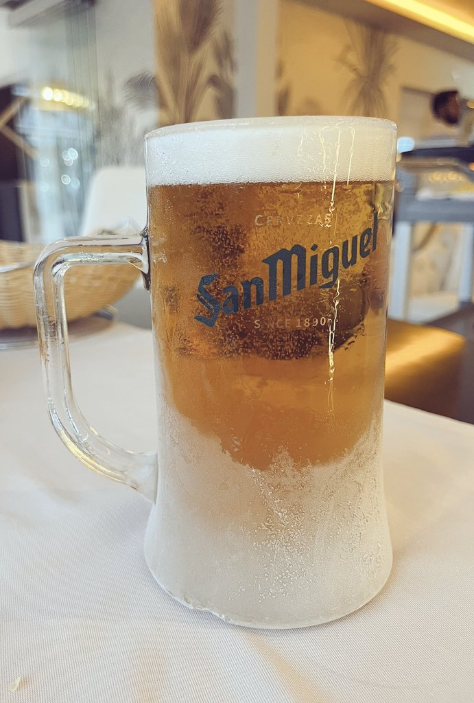 PintsBeauty's tweet photo. This is how a pint should be served! Chilled to perfection 🤤. San Miguel in Puerto Del Carmen, Lanzarote 🇪🇸 https://t.co/PIxBNCM5Q1