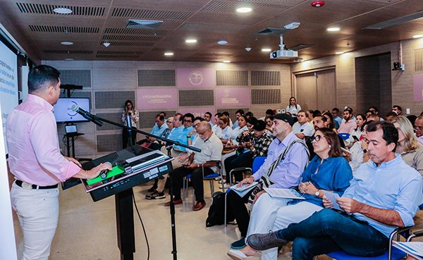 #Departamento | Sector productivo se reúne para ante crisis educativa de Santa Marta lc.cx/2GtCVx ⤵️