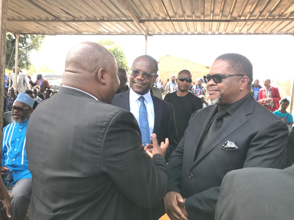 Msaka2025's tweet photo. Hon Bright Msaka SC interacting with fellow Democratic Progressive Party (DPP) members
#RestWellGoodal https://t.co/2mkBMea0nj