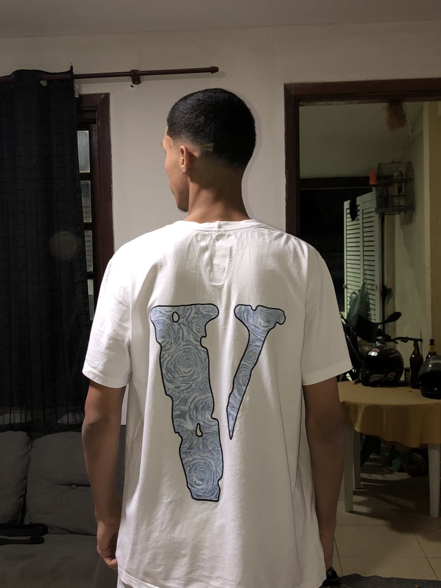 jhuansx's tweet photo. Vlone 🤍 https://t.co/DZQ16frmvE