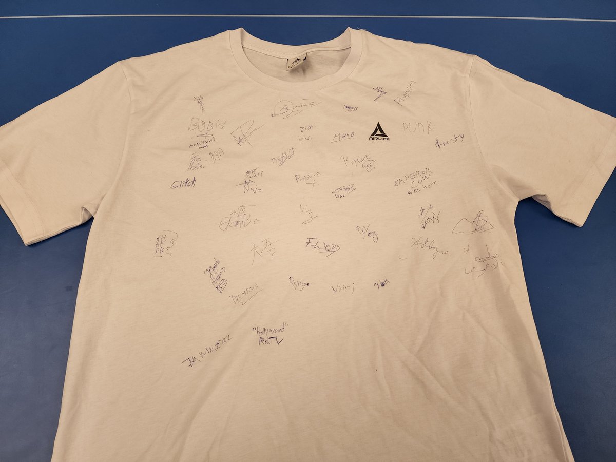 The 1M Dollar T-Shirt 🤣🤣 @Haohken @daigothebeast @PunkDaGod @XianMSG @HotDog29gg @UzuraQuail86 @PhenomSF @RyanJosephHart @ViciousFGC @Monopr @Vegapatch @zhennnkuang @MrProblemX @Tyrant_UK @zDamascus @najd_alfozan @otani_saru @kudo3fgc @nephewdork @Bigbird_fgc @FGC_Angrybird