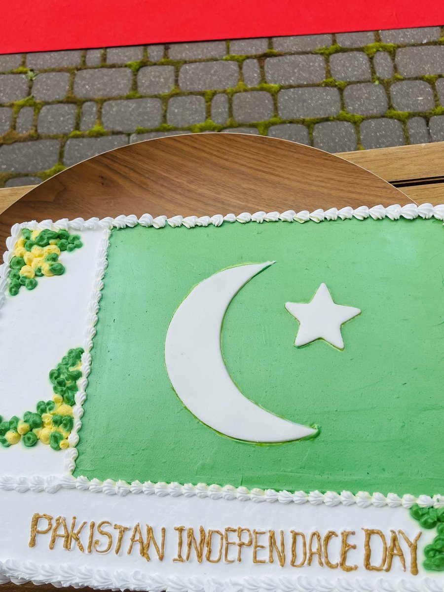 pak_polish's tweet photo. On the occasion of the 76th Independence Day of Pakistan, a simple and graceful flag hoisting ceremony was held at Embassy of 🇵🇰 in Warsaw , Poland . Embassy’s Officials and Pakistani community attended the ceremony. #76YearsOfPakistan #جشن_آزادی_مبارک https://t.co/s9cdRMZiOm