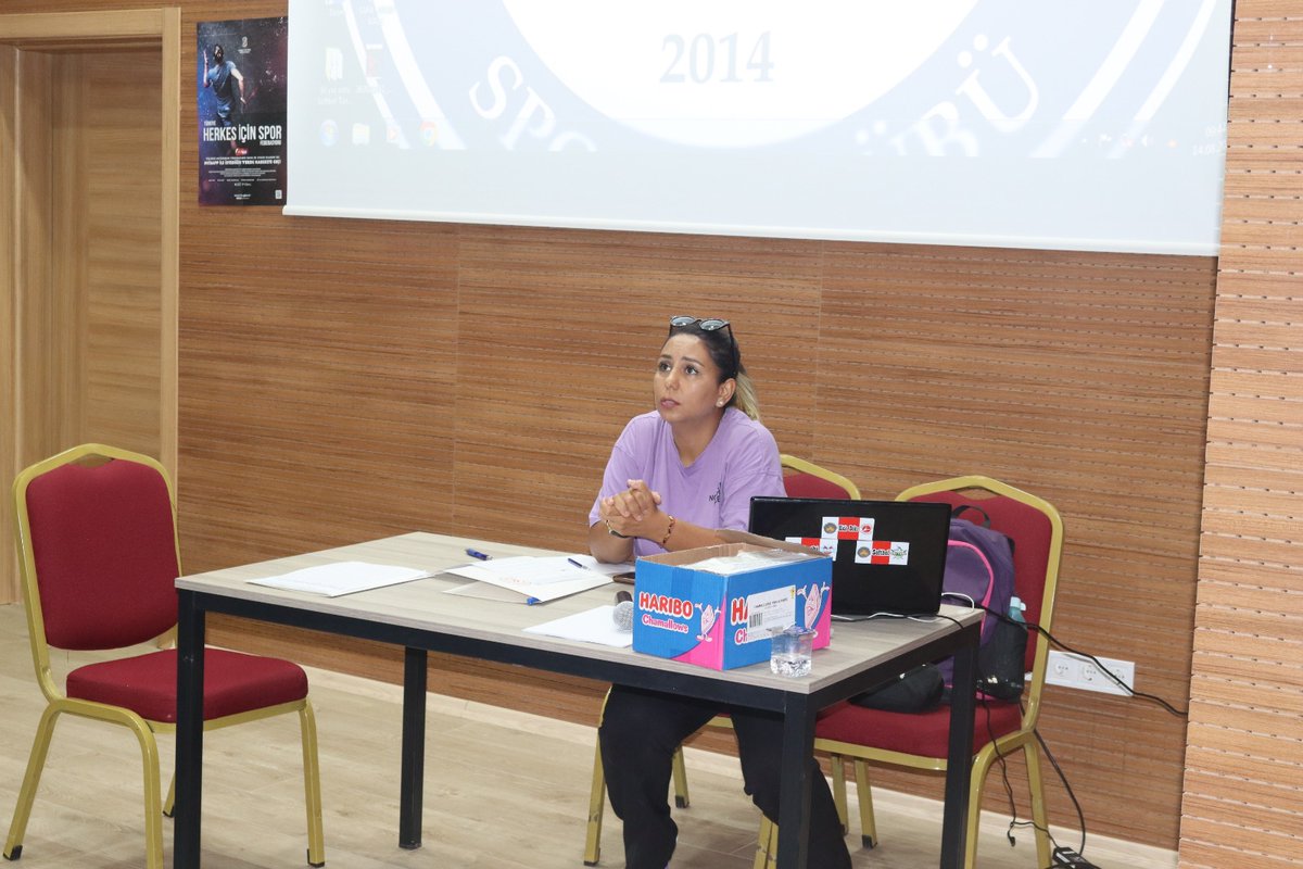 Türkiye Herkes İçin Spor Federasyonu tarafından Osmaniye düzenlenen Wellness 1. Kademe yardımcı Antrenörlük Kursu, Çok Amaçlı Spor Salonu Konferans Salonu'nda başladı.
Osmaniye ve Çevre ilçelerden Toplam 35 kursiyerin katıldığı kursu 18 Ağustos2023 Cuma gününe kadar devam edecek.