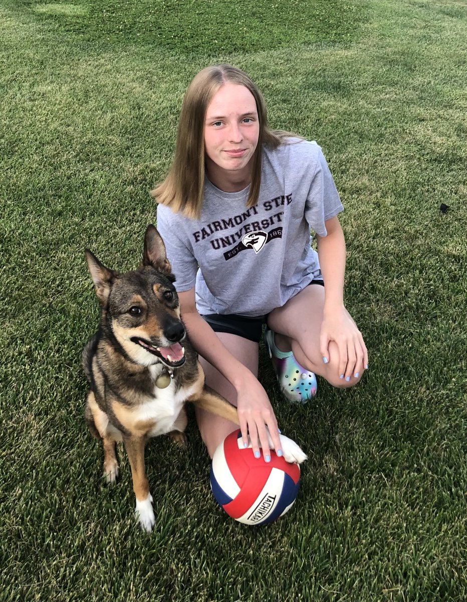 Elena Thompson tweet media