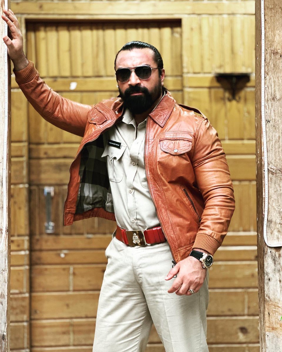 AjazkhanActor's tweet photo. We emphasize so much on external beauty that we often neglect our internal self. Remember, the Almighty looks at the state of our hearts. He doesn’t look at our figure nor the body. So before hearts become diseased, ugly and unhealthy, let us strive to purify them. https://t.co/M8E3cVPTCL