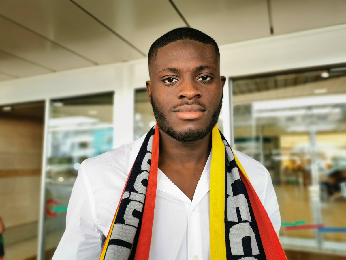 OfficialUSLecce's tweet photo. 🛬 𝑴𝒐𝒉𝒂𝒎𝒆𝒅 𝑲𝒂𝒃𝒂 è arrivato nel Salento per sostenere le visite mediche di rito. #Salento #TerradiSerieA https://t.co/hugqm6RP88