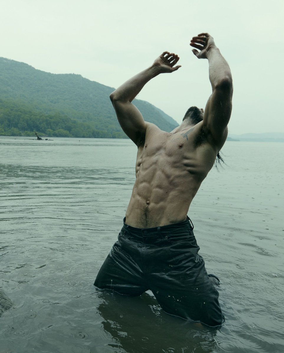 PopBase's tweet image. Aaron Taylor-Johnson graces the cover of Esquire.