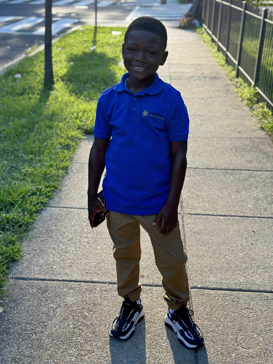DeeLilSister's tweet photo. My 1St Grader 🥳🩵🥹 I’m super proud of you 🥺 #LLDAYDAY🕊️💔 https://t.co/zK0lkn3Esm