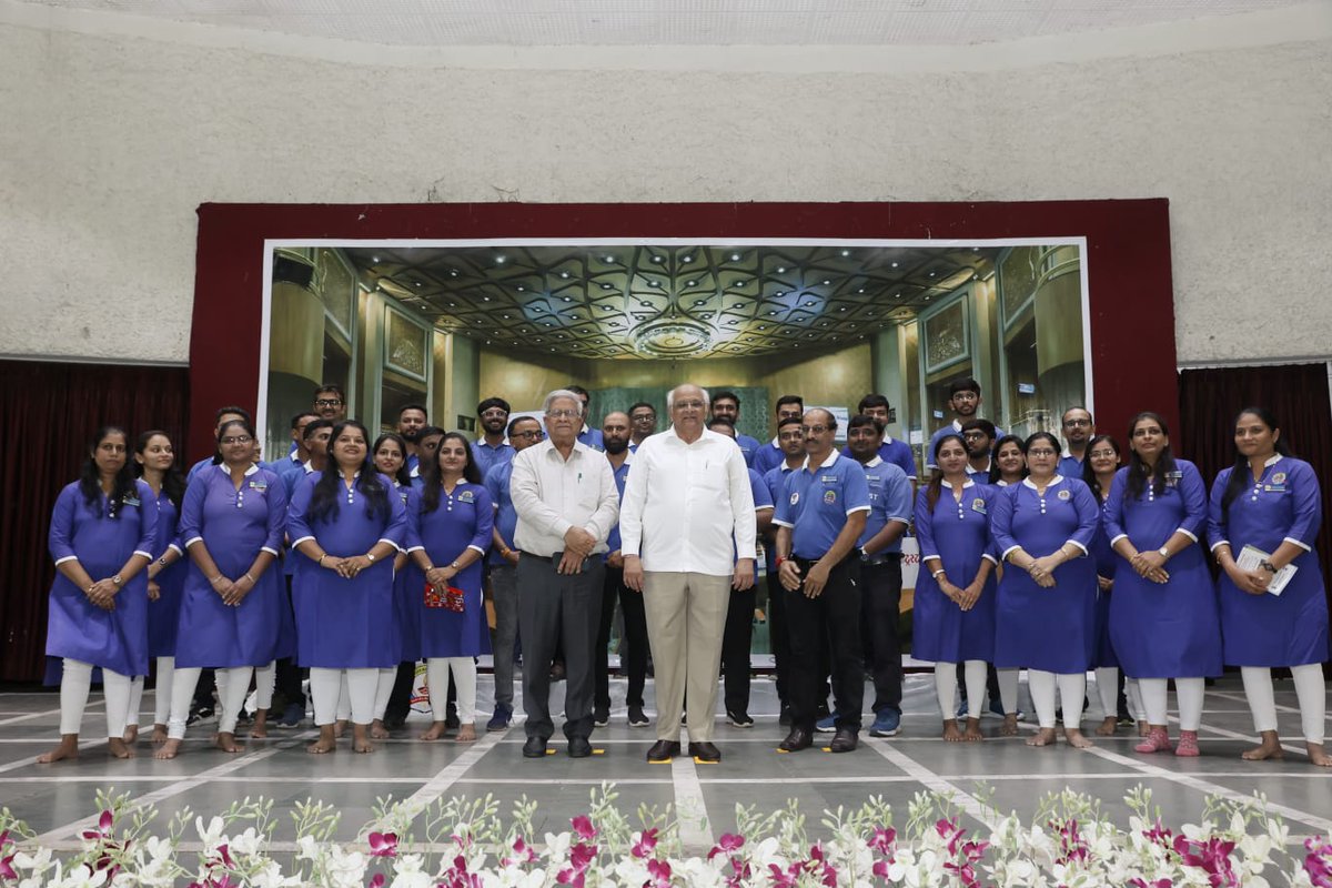 વલસાડ ખાતે ઉમિયા સોશ્યલ ટ્રસ્ટ દ્વારા વલસાડ રક્તદાન કેન્દ્ર અને ઈન્ડિયન રેડક્રોસ સોસાયટીના સહયોગથી આયોજિત મહારક્તદાન શિબિરમાં ઉપસ્થિત રહી રક્તદાનની પ્રવૃત્તિ અંગે માહિતી મેળવી. આ સેવાકીય પ્રવૃત્તિ બદલ સંસ્થાને તેમજ સૌ રક્તદાતાઓને બિરદાવું છું.