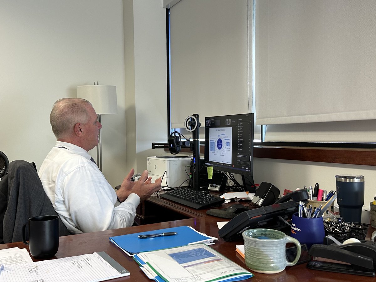 Talking to our newest group of caregivers (not my computer) for virtual orientation. I love talking about our amazing culture ⁦@umassmemorial⁩ with new employees. Great way to start my week!