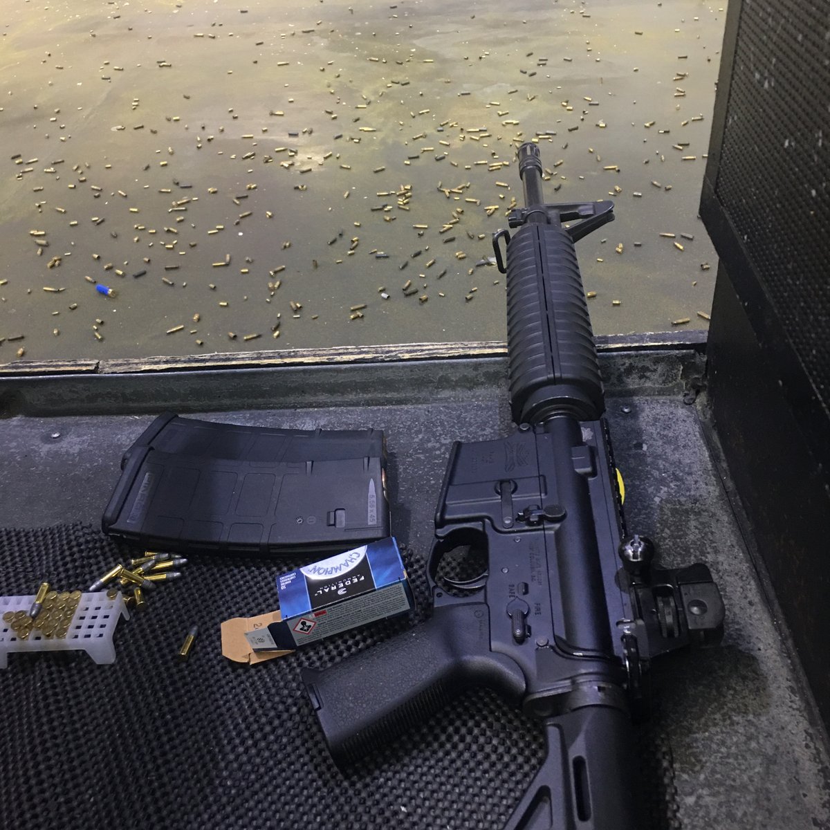 ffkdddkd's tweet photo. Feel the thrill of firing guns as I take aim and shoot https://t.co/Bl6tx4l9e1