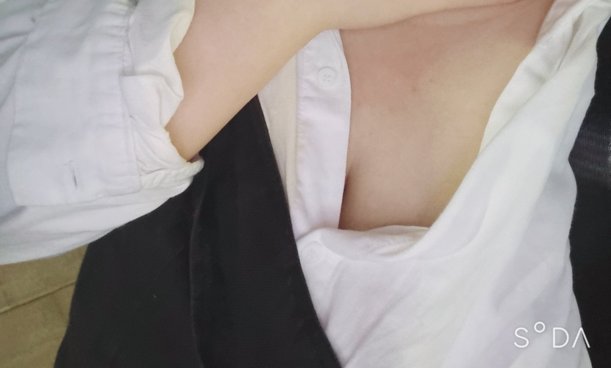 J82916220's tweet photo. 사진으로는 잘 안보이네 https://t.co/qQeM2MdL6b