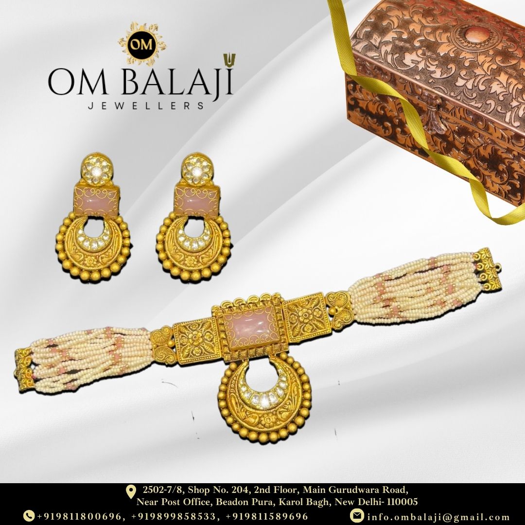 Experience the Lavishness of Om Balaji Exquisite Antique Jewellery, Where Sophistication and the Allure come together.

#antiquejewellery #Chikpaatiset #Indianjewellery #bridaljewellery #jewellery #Jewels #heritagejewellery #finejewellery #goldjewellery #Neckpiece