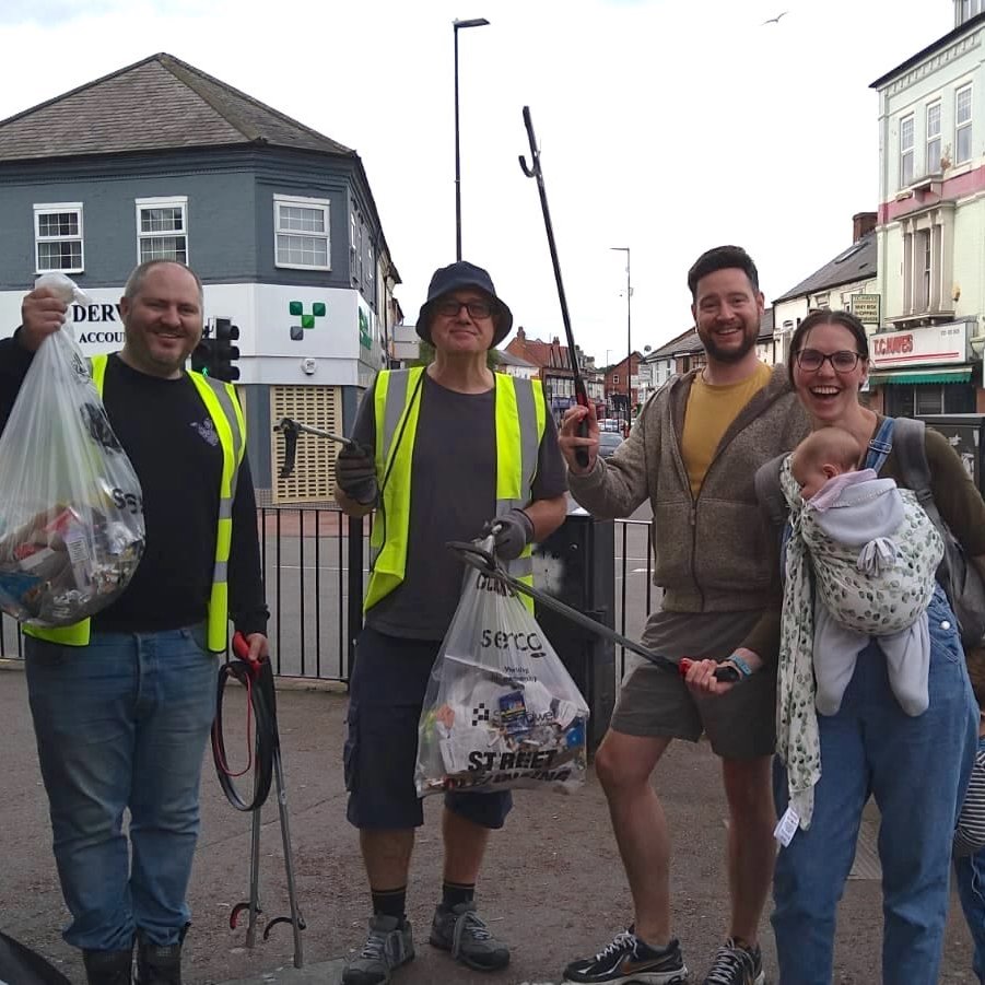 BearwoodHub's tweet photo. Next Trash Talk - Tuesday 15th August, 5:30pm!
Our litterpickers had a much drier outing last week, and they were joined by our youngest volunteer yet who did a great job supervising our team along the high street.
Join us for our next Trash Talk tomorrow! https://t.co/PlmIsRWPf6