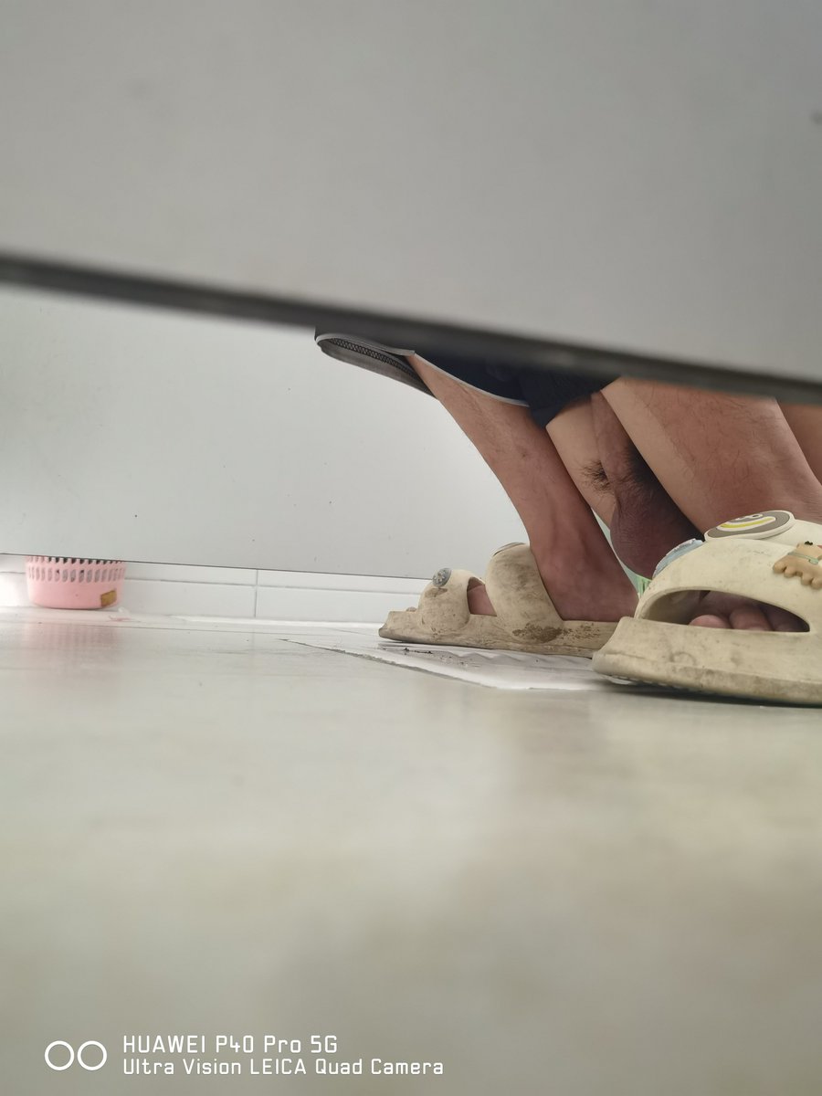 外卖小哥公厕硬了，撸一撸，去去火#外卖小哥#外卖骑手