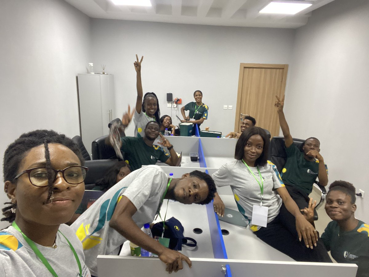 davee_designs's tweet photo. The past few days, working on the #JOOPSALaunch with the team members and my fellow volunteers for @joopsa_edostate have been pretty fun and full of experiences. Designed a lot of stuff and I'm proud of the turn out https://t.co/whPDA6YtF4
