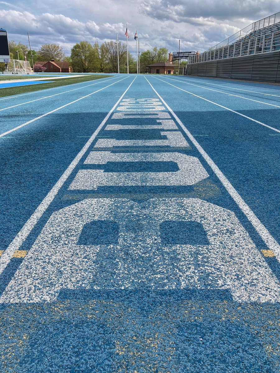 Thinking of all the @GrandviewCSD4 staff as they kick off their year. I’m cheering for every last one of you! Run the race well 💙 #Bulldogs #FutureReady #OwnTomorrow