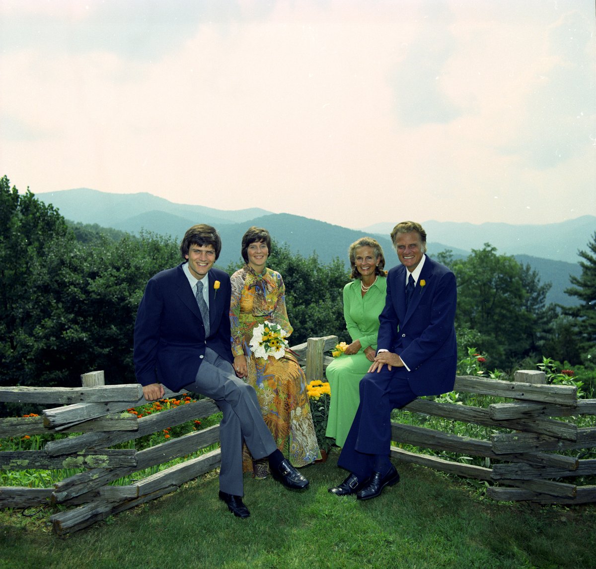 WillGraham_4's tweet photo. Happy Anniversary to my parents, Jane and @Franklin_Graham! I'll always be grateful for the way they cared for each one of us and taught us what it looks like to follow Jesus — both in life and marriage. This photo was taken on their wedding day, 49 years ago today! https://t.co/xYKUTwcfGu