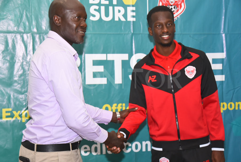 DailyMonitor's tweet image. PHOTOS: Express FC have signed the 19-year-old son to musician Moses Ssali aka Bebe Cool on a 2-year-deal following the expiration of his contract at Proline FC, the Ugandan club announced on Monday.

Alpha Ssali, a wing-attacker who previously featured for the U20 national…