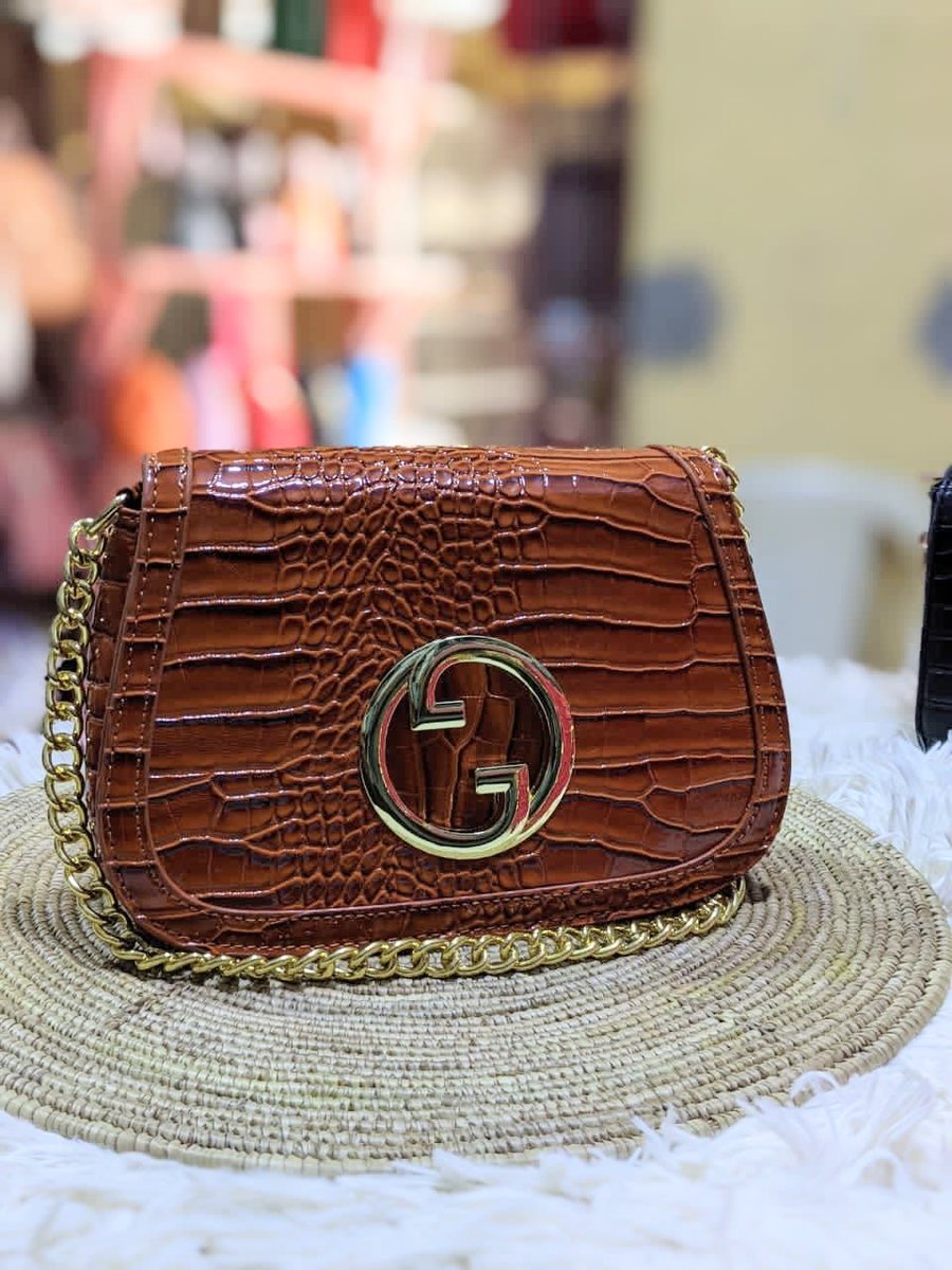 conajcare's tweet photo. @FirstDoctor I sell bags . This is available in different colors. 

Price N10,500. 
Location: Lagos
Call or Whatsapp 08037857172 https://t.co/LtRm2Wh5fS