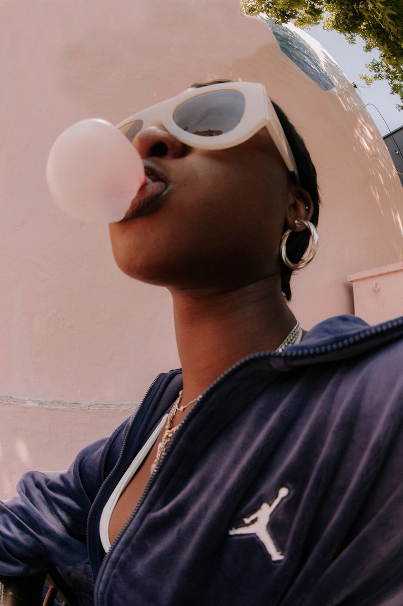 karisbeau's tweet photo. new editorial campaign with yellowzine x nike jordan ☁️
photographed by me, styled by tayla gordon https://t.co/sKbzTeZLY9