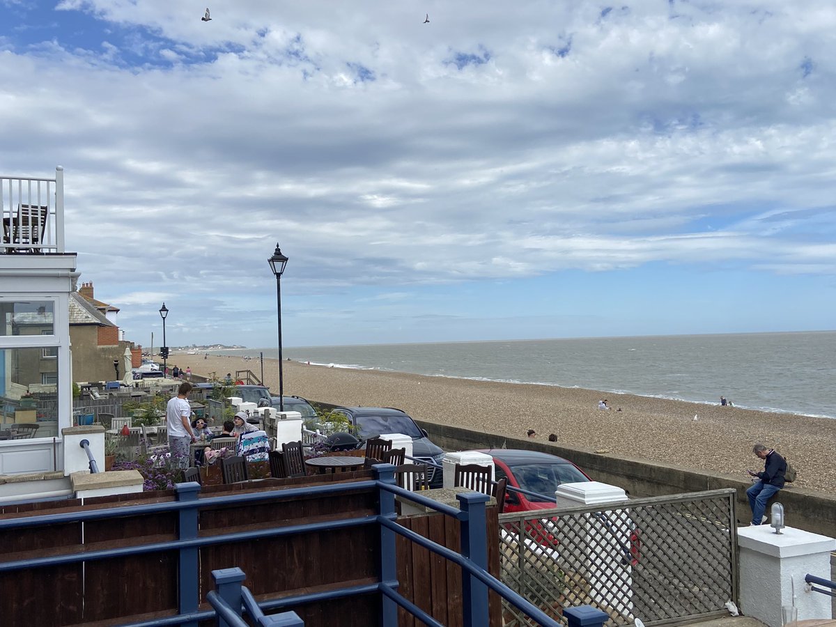 saintmck's tweet photo. Finally left #Brighton this morning,had a great time #ATEOTS,down in #Sussex,have now moved onto #Aldeburgh in #Suffolk to be #AtTheEdgeOfTheSea again!!!Just wished I could of bought the bands with me🤔😞@weddingpresent #Cinerama https://t.co/o01mBJarLQ