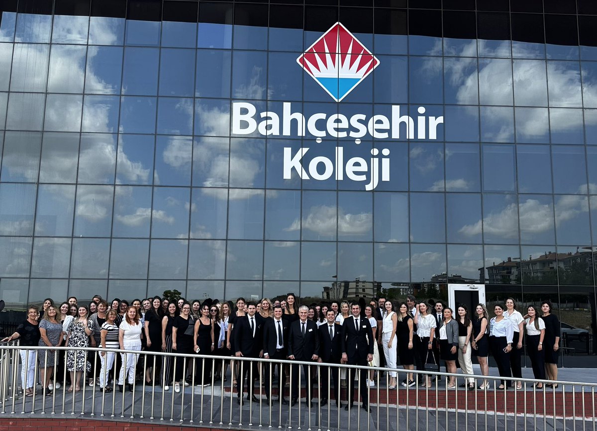 BK_Luleburgaz's tweet photo. Bahçeşehir Koleji Lüleburgaz Kampüsü olarak, güçlü ve deneyimli akademik kadromuzla birlikte yeni eğitim öğretim döneminde öğrencilerimize en iyi eğitimi vermeye hazırız ❤️💙 Hayal ettiğin geleceğe doğru yerden başlamak #senintercihin ✅ #bahçeşehirkoleji ##lüleburgaz https://t.co/ku7fIlMrsS