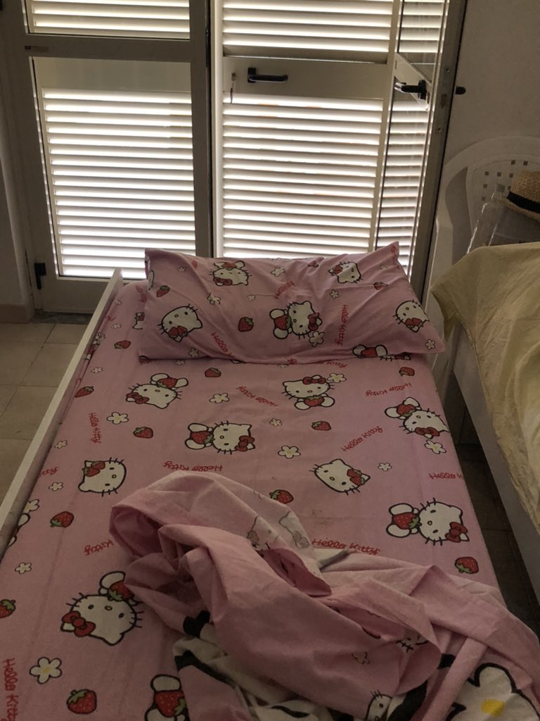 sesso pazzo nel letto di hello kitty?