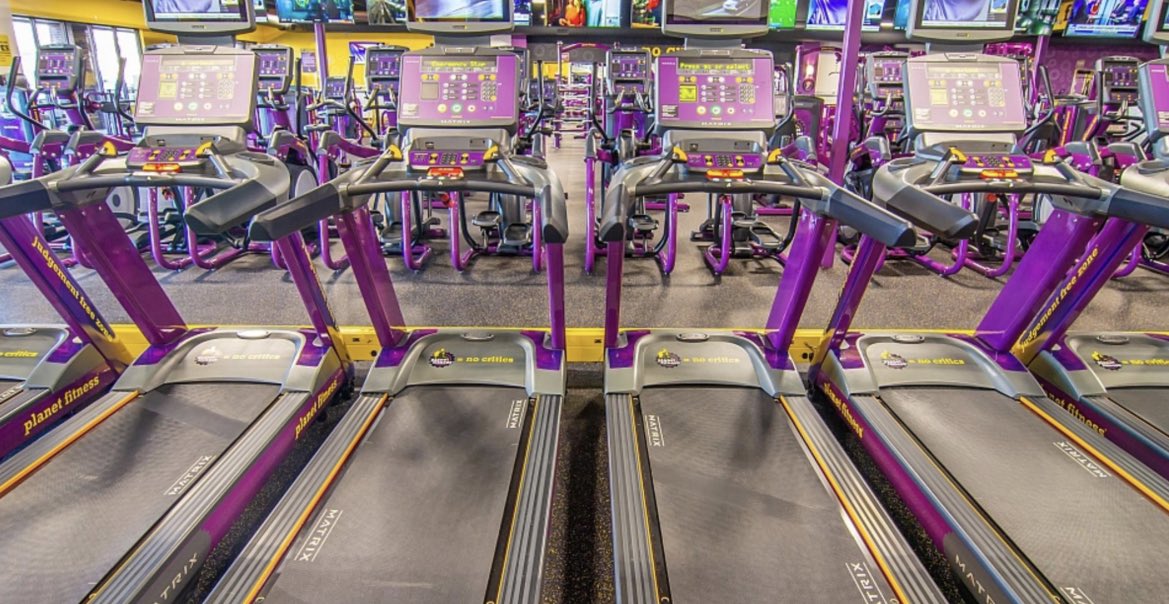 PatriotsWSocc's tweet photo. We're super PUMPED (pun intended) to announce that starting today, Planet Fitness will be our new off-campus home for cardio/weights/stretching workouts through a free-membership program for our players! Thank you @goBBCpatriots @BBCandTS @PlanetFitness https://t.co/geAMzOHATc