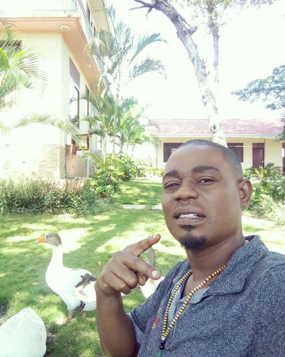 Joslin Kukiri on Radio kuwa aliwahi kutumia Dawa Za Kulevya akapelekwa Sober and eti its not a Big Deal, Amejichinja Mbele ya Kadamnasi, Raia wanaweza wasizingatie sana kazi zake, Hvyo itamlazimu kuwa na Budget kubwa ya Ku promote Nyimbo zake ili kuwasahaulisha kuhusu Skendo ya..